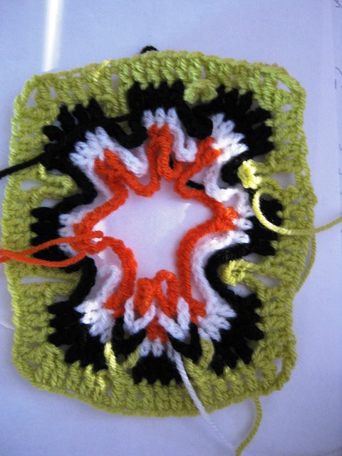 Granny Square that Starts from the Outside - in